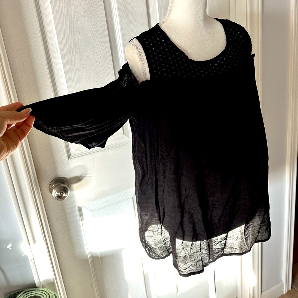 Womens black open shoulder top. Medium. See-thru fabric. NWT. Lightweight